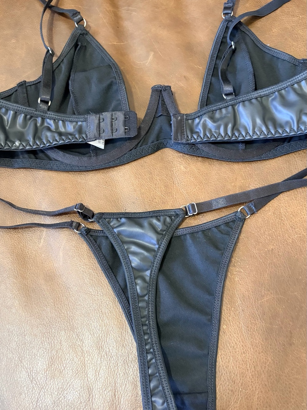 Black Women's Two-Piece Leather Look Lingerie Set - Picture 4 of 4